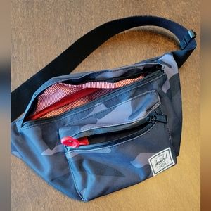 Hershel camo fanny pack